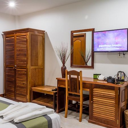 Relax Hotel Phnom Penh Exterior foto