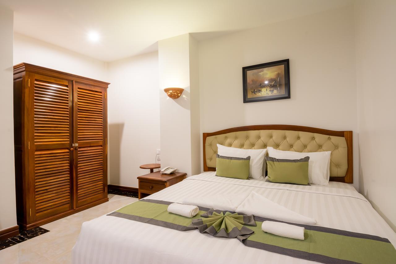 Relax Hotel Phnom Penh Exterior foto