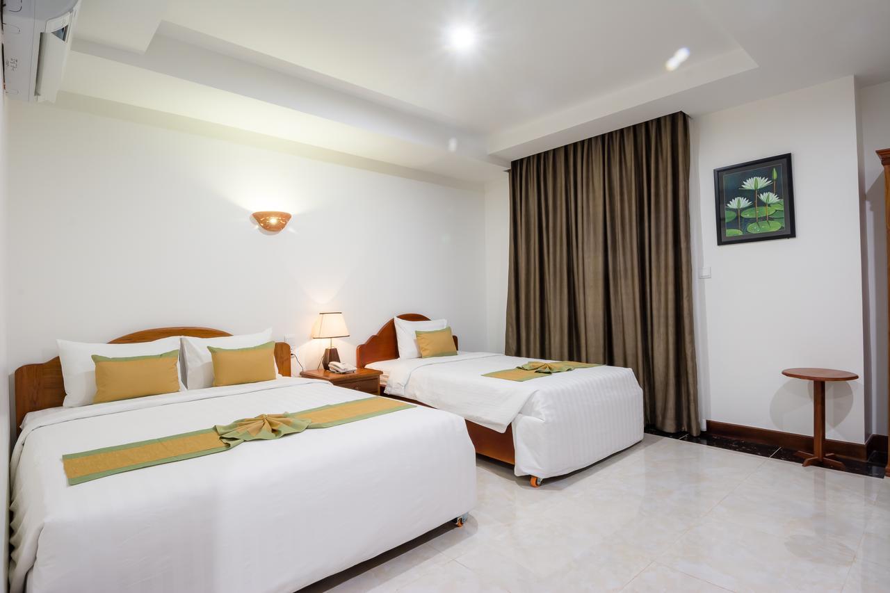 Relax Hotel Phnom Penh Exterior foto