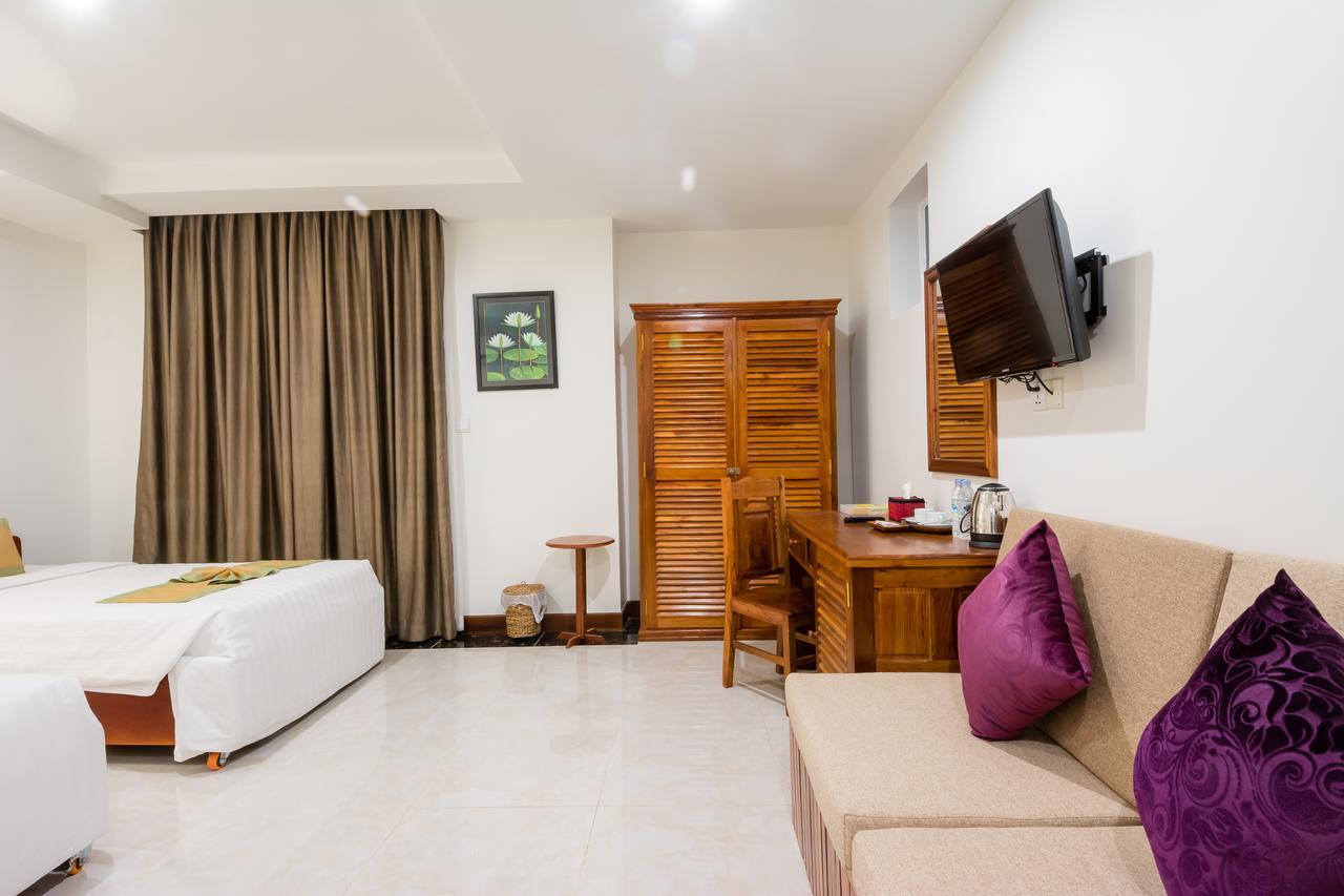 Relax Hotel Phnom Penh Exterior foto