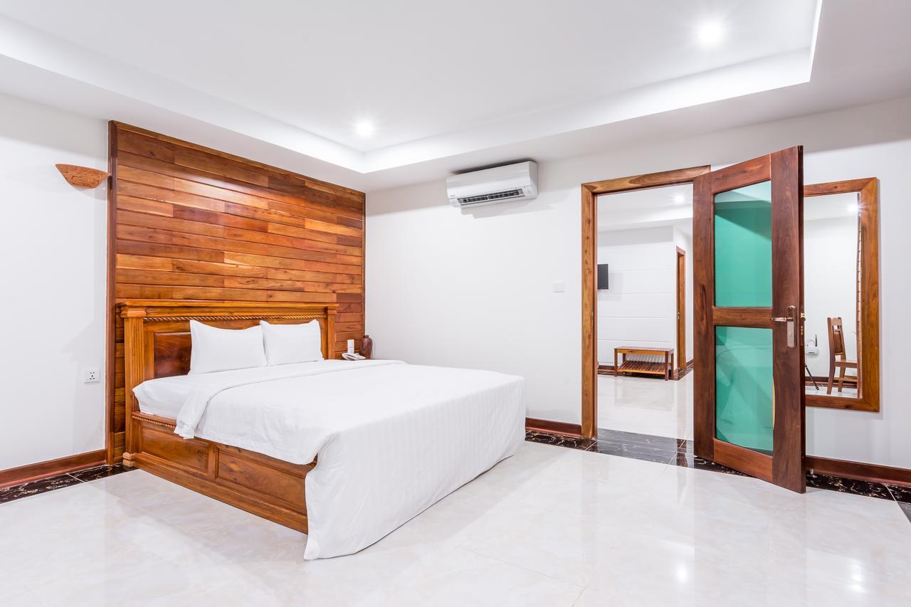 Relax Hotel Phnom Penh Exterior foto