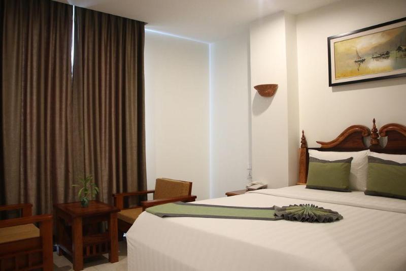 Relax Hotel Phnom Penh Exterior foto