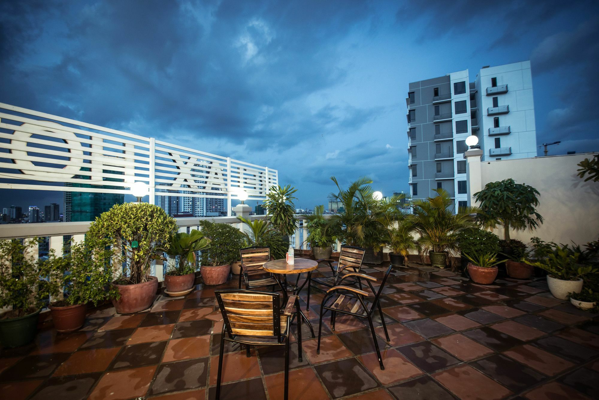Relax Hotel Phnom Penh Exterior foto