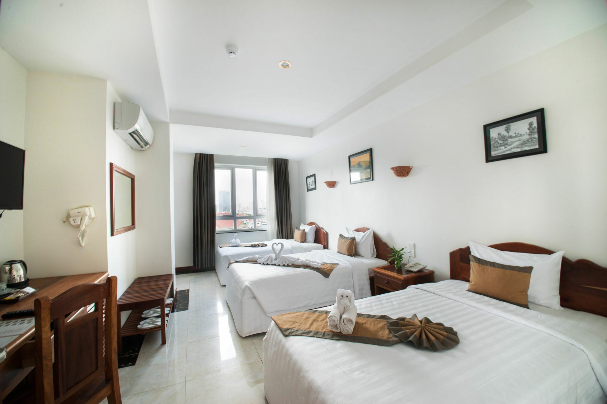 Relax Hotel Phnom Penh Exterior foto